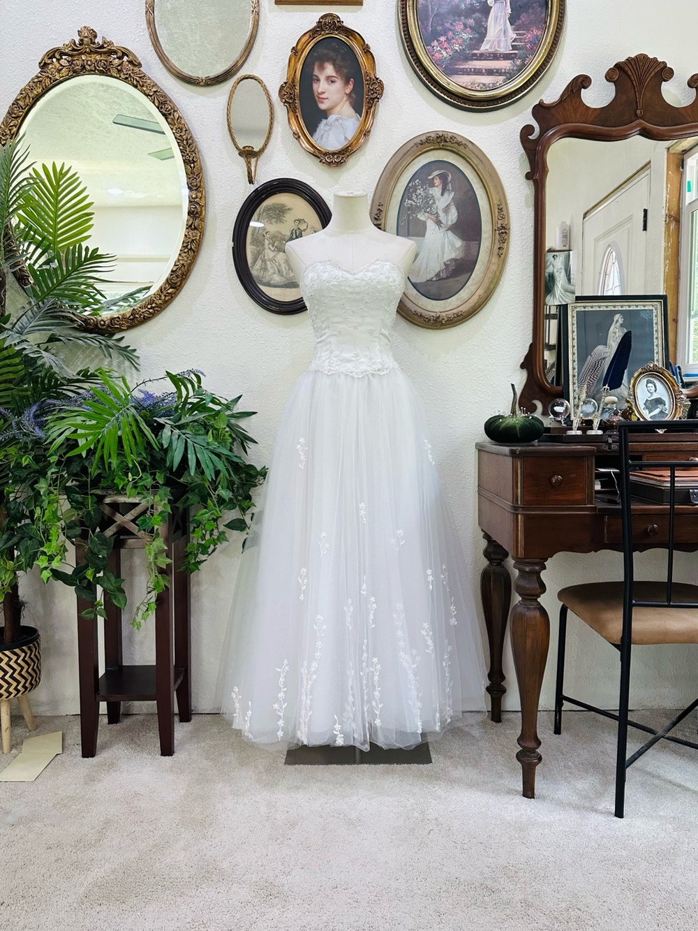 David's Bridal White Strapless Lace A-Line Wedding Dress